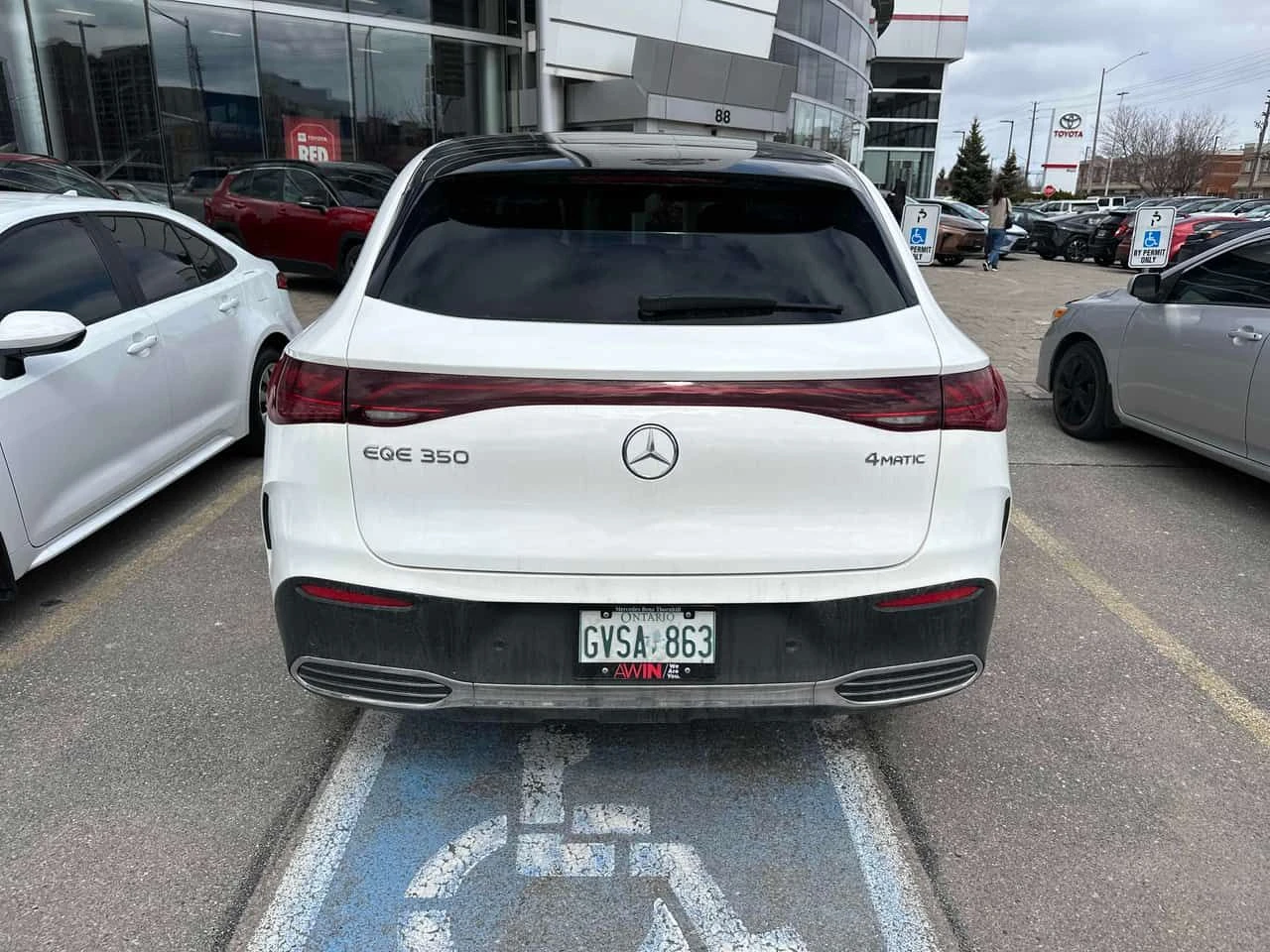 Mercedes-Benz EQE * 350 * ПРЕДСТАВИТЕЛСТВО * ПОДГРЕВИ * 360 * PANO, снимка 4 - Автомобили и джипове - 54021116