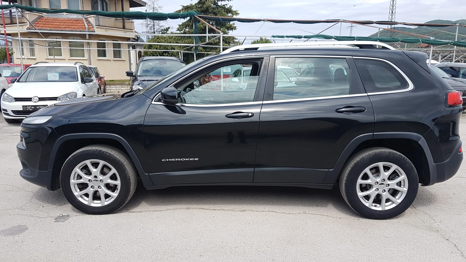 Jeep Cherokee 2.0TDI 4×4, снимка 7 - Автомобили и джипове - 54364129