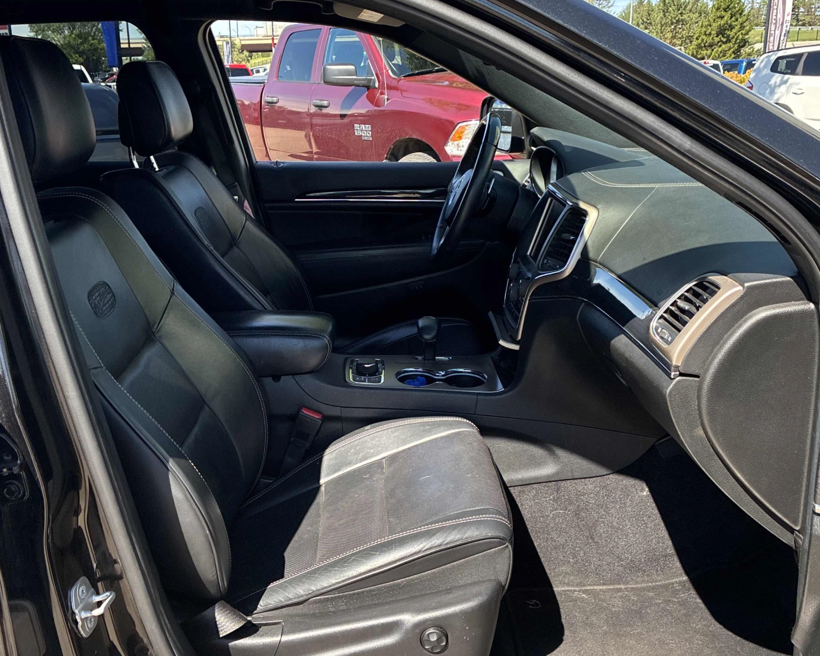 Jeep Grand cherokee Overland, снимка 15 - Автомобили и джипове - 55189161