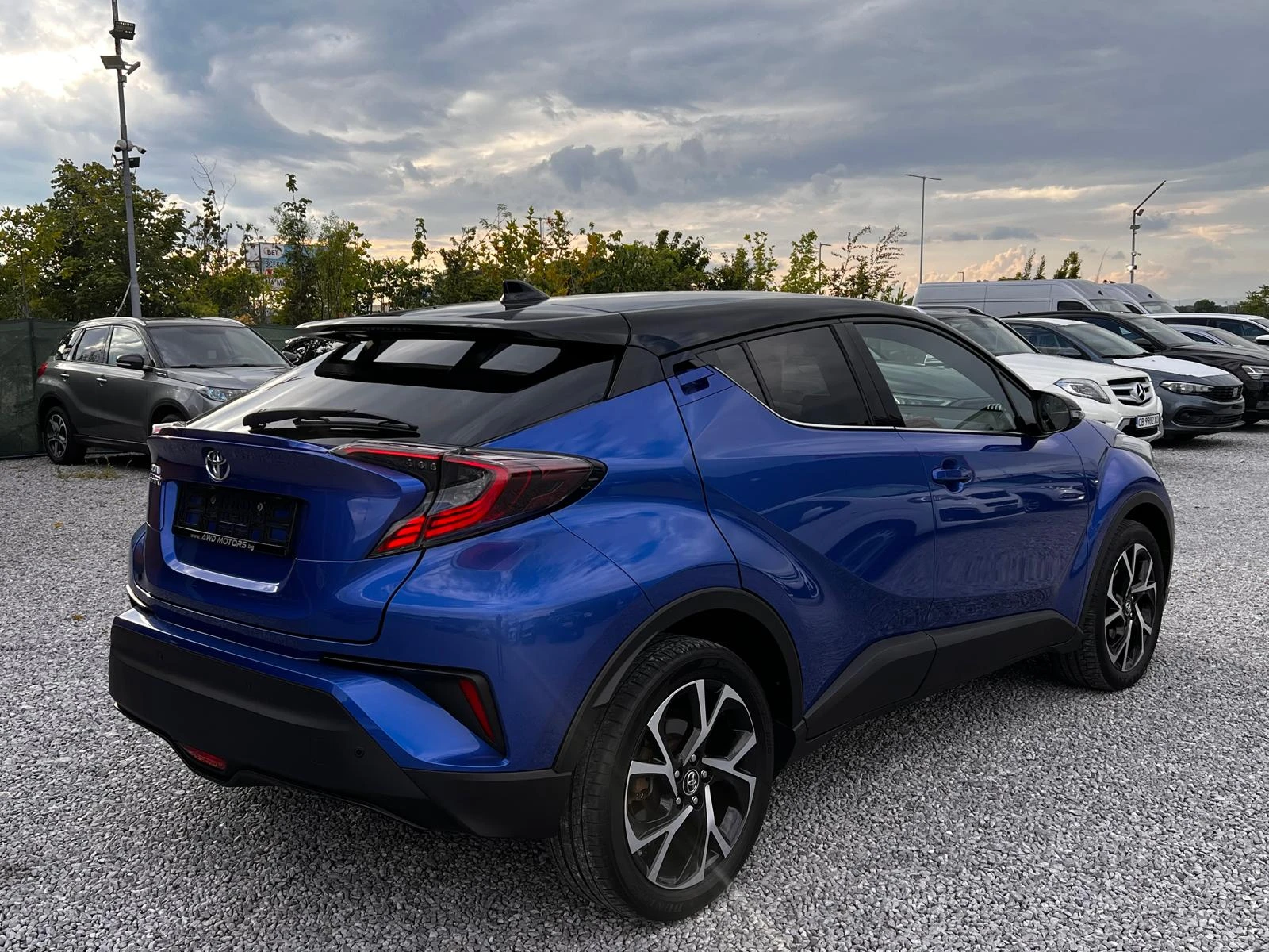 Toyota C-HR 1.2-T 4x4 STYLE ДИСТРОНИК KEYLESS КАМЕРА ПОДГРЕВ, снимка 4 - Автомобили и джипове - 55269506