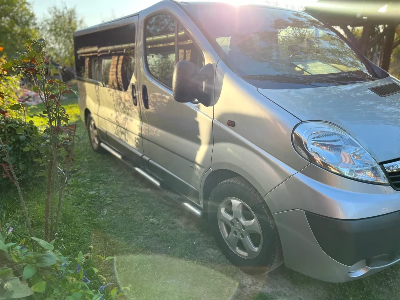 Opel Vivaro Автоматик, Климатик, Рампа, Топ състояние!, снимка 4 - Бусове и автобуси - 47231717