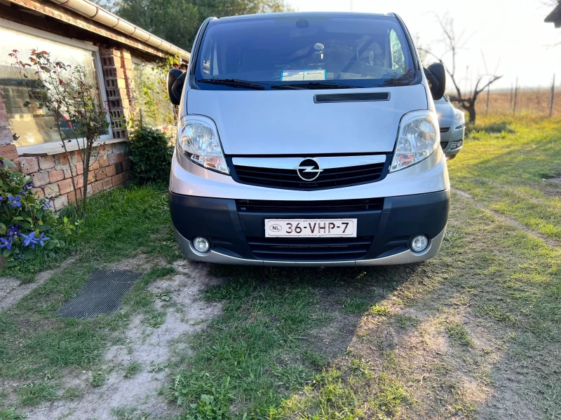 Opel Vivaro Автоматик, Климатик, Ел.Рампа до 350кг. Уникат!, снимка 4 - Бусове и автобуси - 47496652