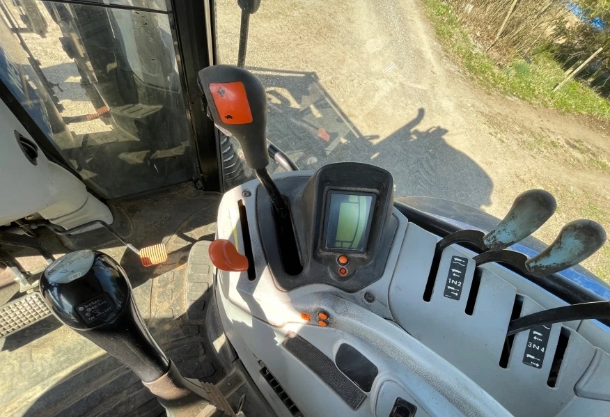 Трактор New Holland T6 140, снимка 13 - Селскостопанска техника - 55932396