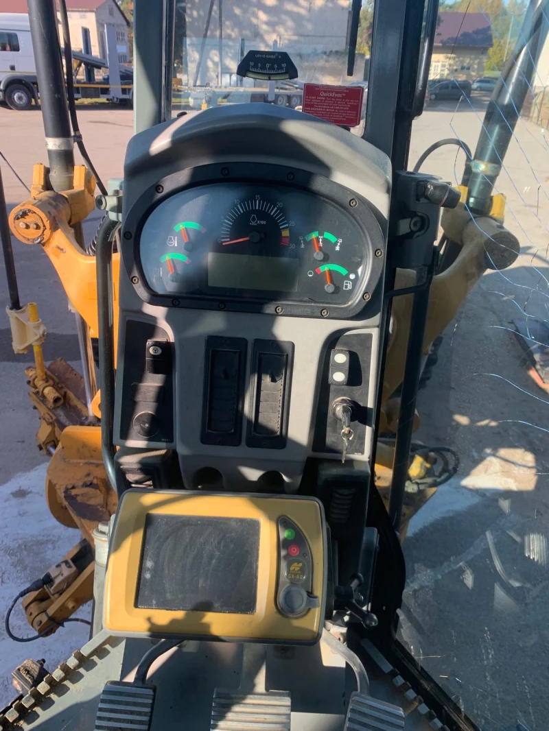 Грейдери Cat 120 М, снимка 11 - Индустриална техника - 52349764