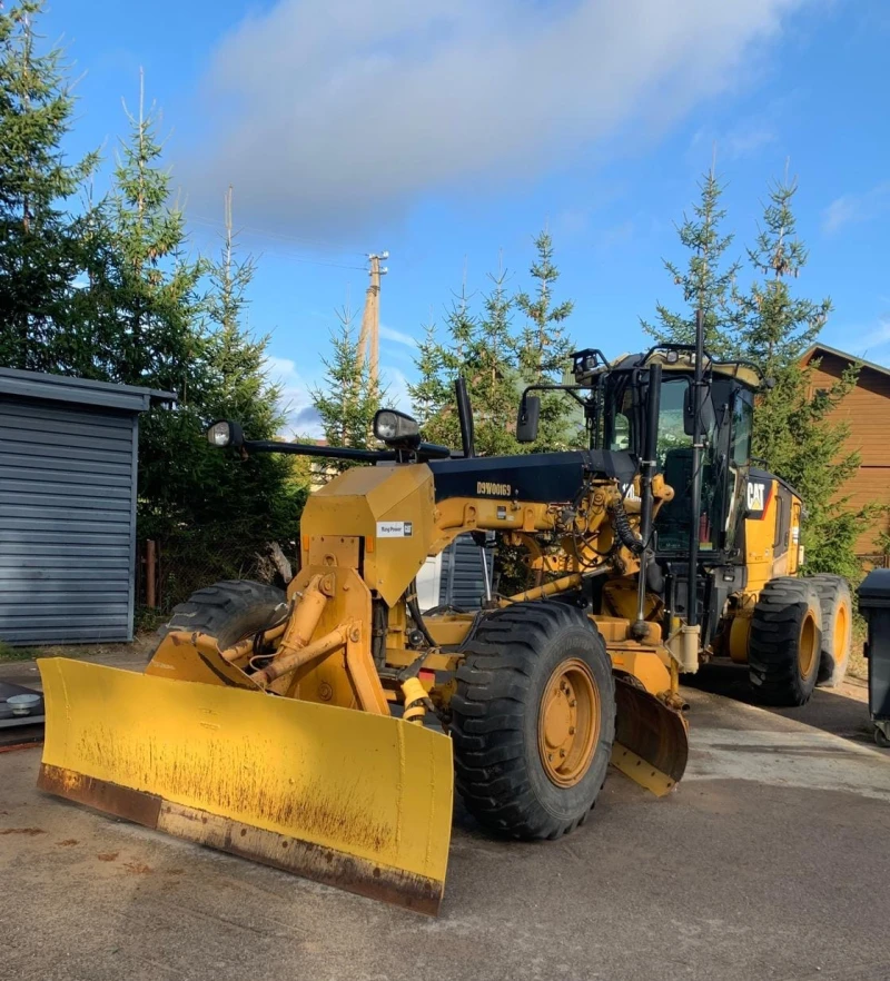 Грейдери Cat 120 М, снимка 2 - Индустриална техника - 52349764