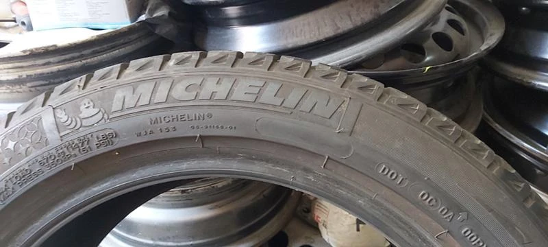 Гуми Зимни 225/50R17, снимка 5 - Гуми и джанти - 33641808