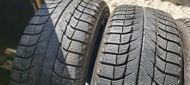 Гуми Зимни 225/50R17, снимка 2 - Гуми и джанти - 33641808