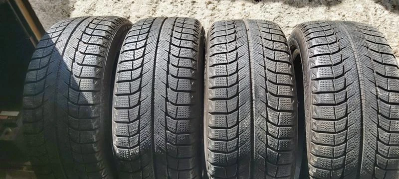 Гуми Зимни 225/50R17, снимка 1 - Гуми и джанти - 33641808