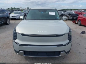 Kia EV9 Light Long Range, снимка 11