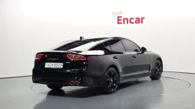Kia Stinger 4X4* PLATINUM* КАМЕРА* HEADUP* ПЕРА* ОБДУХВАНЕ* , снимка 2