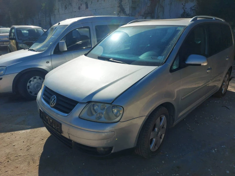 VW Touran 2.0 дизел 140к.с автомат , снимка 1 - Автомобили и джипове - 38521556