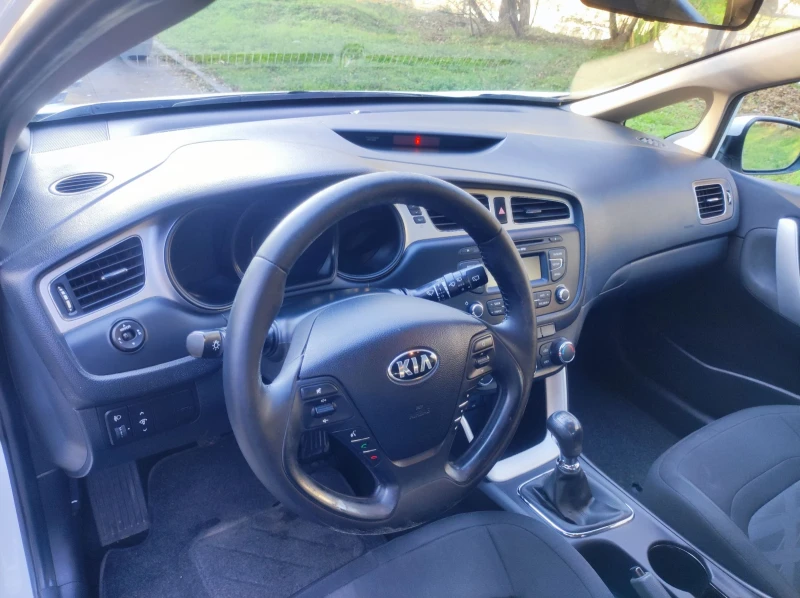 Kia Ceed 1.4 CVVT 100 к.с., снимка 8 - Автомобили и джипове - 48018352