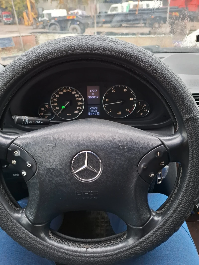 Mercedes-Benz C 270, снимка 9 - Автомобили и джипове - 48595645