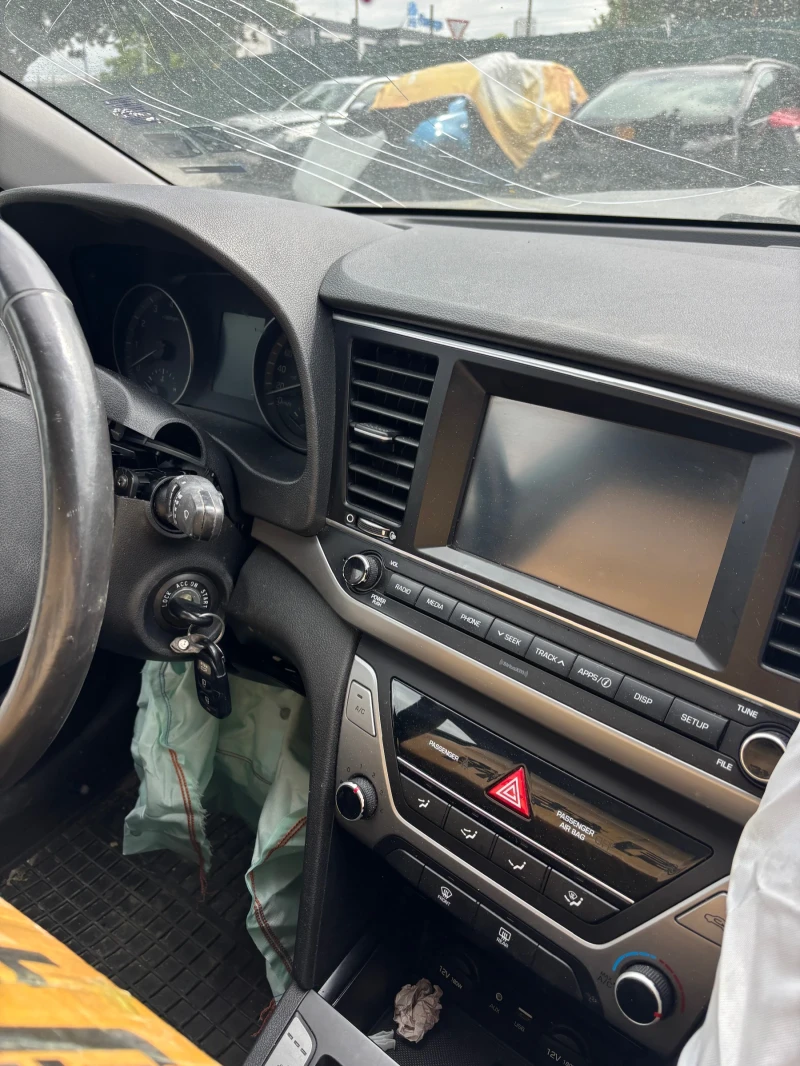 Hyundai Elantra 2.0 MPI G4NH , снимка 2 - Автомобили и джипове - 50606324