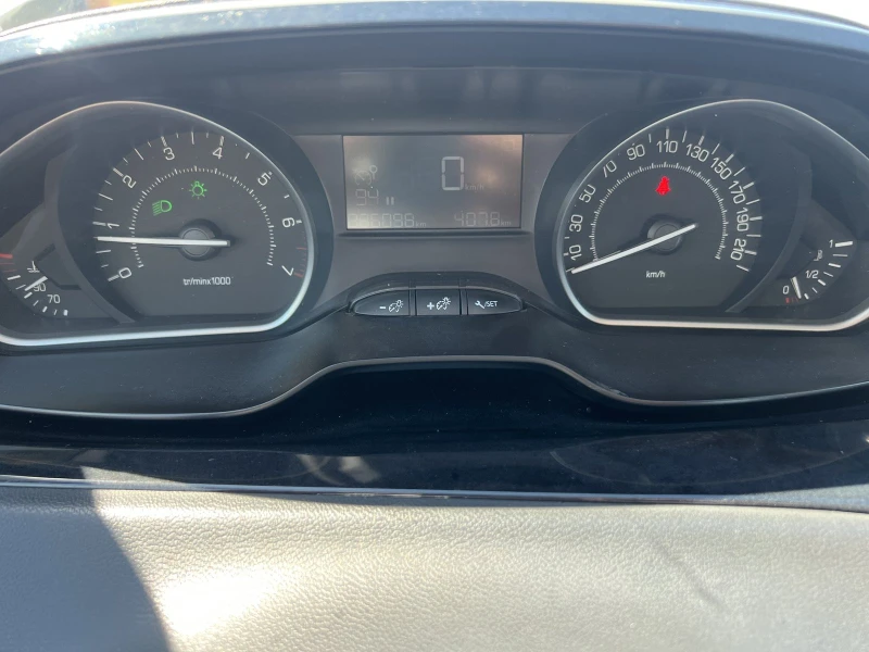 Peugeot 208 ТОВАРЕН ЗА ФИРМИ , снимка 10 - Автомобили и джипове - 51830028