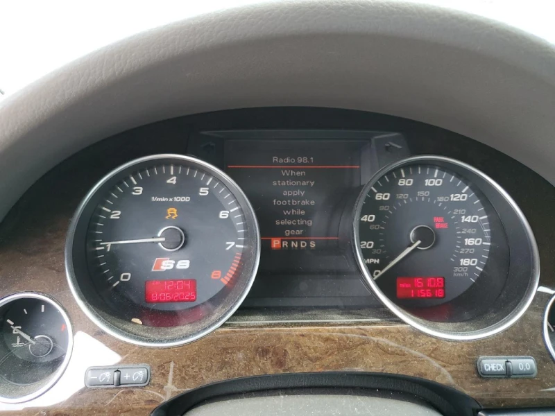 Audi S8 QUATTRO/V10/Реални километри, снимка 9 - Автомобили и джипове - 52623966