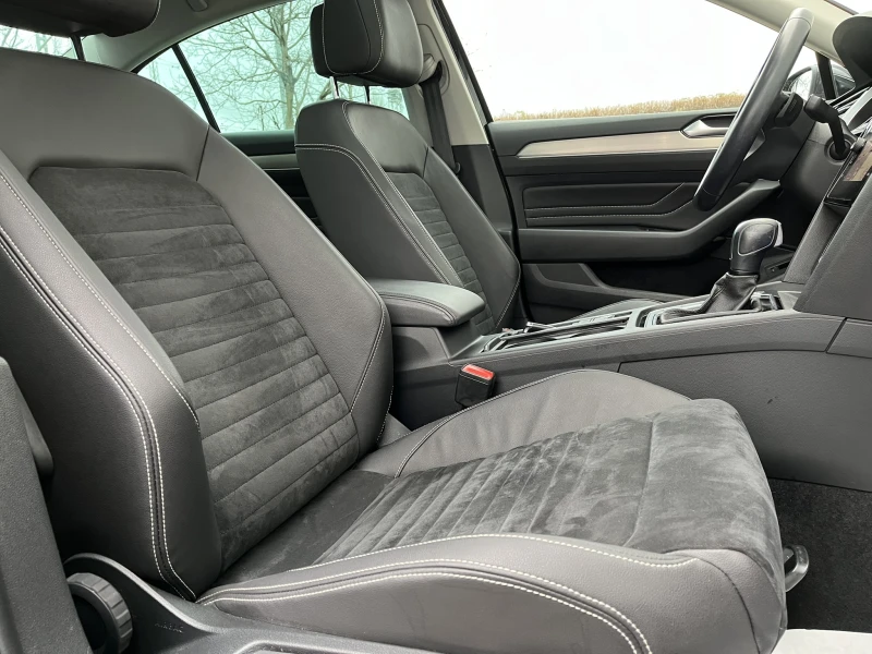 VW Passat 2.0 TSI 190 HP Elegance 32000 KM!, снимка 9 - Автомобили и джипове - 52699162