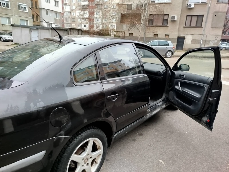 VW Passat, снимка 6 - Автомобили и джипове - 52877264