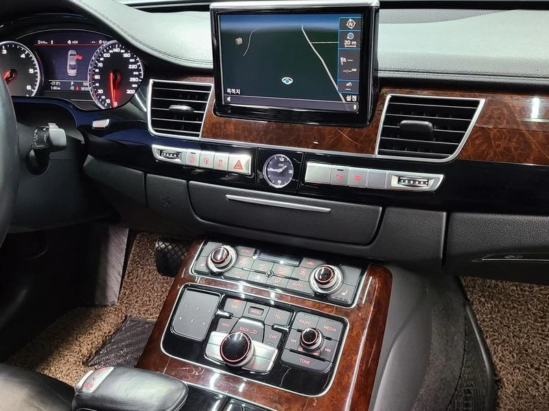 Audi A8 3.0 TDI Quattro| 258к.с., снимка 10 - Автомобили и джипове - 56130514