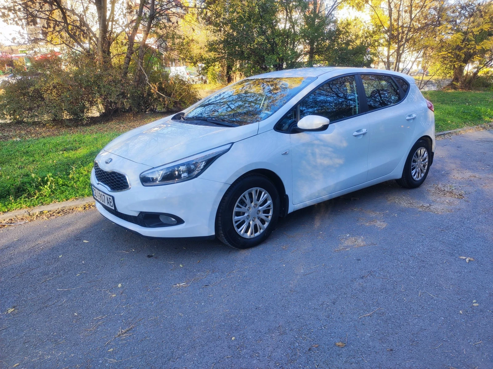 Kia Ceed 1.4 CVVT 100 к.с., снимка 1