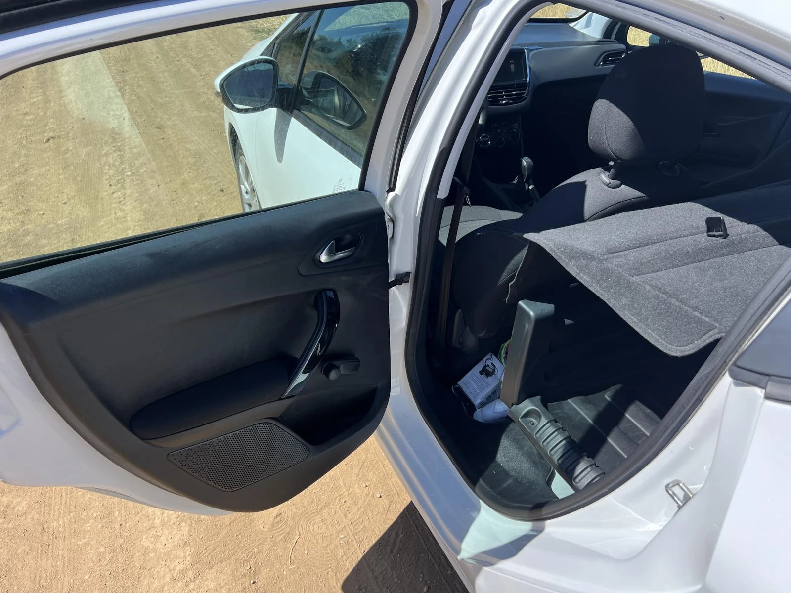 Peugeot 208     | Mobile.bg   11