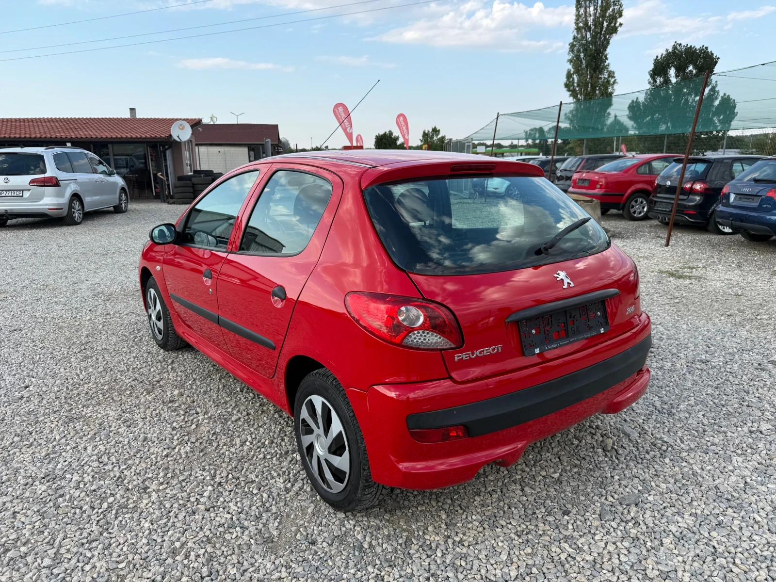 Peugeot 206 + 1.1i-60PS-КЛИМАТИК - изображение 7
