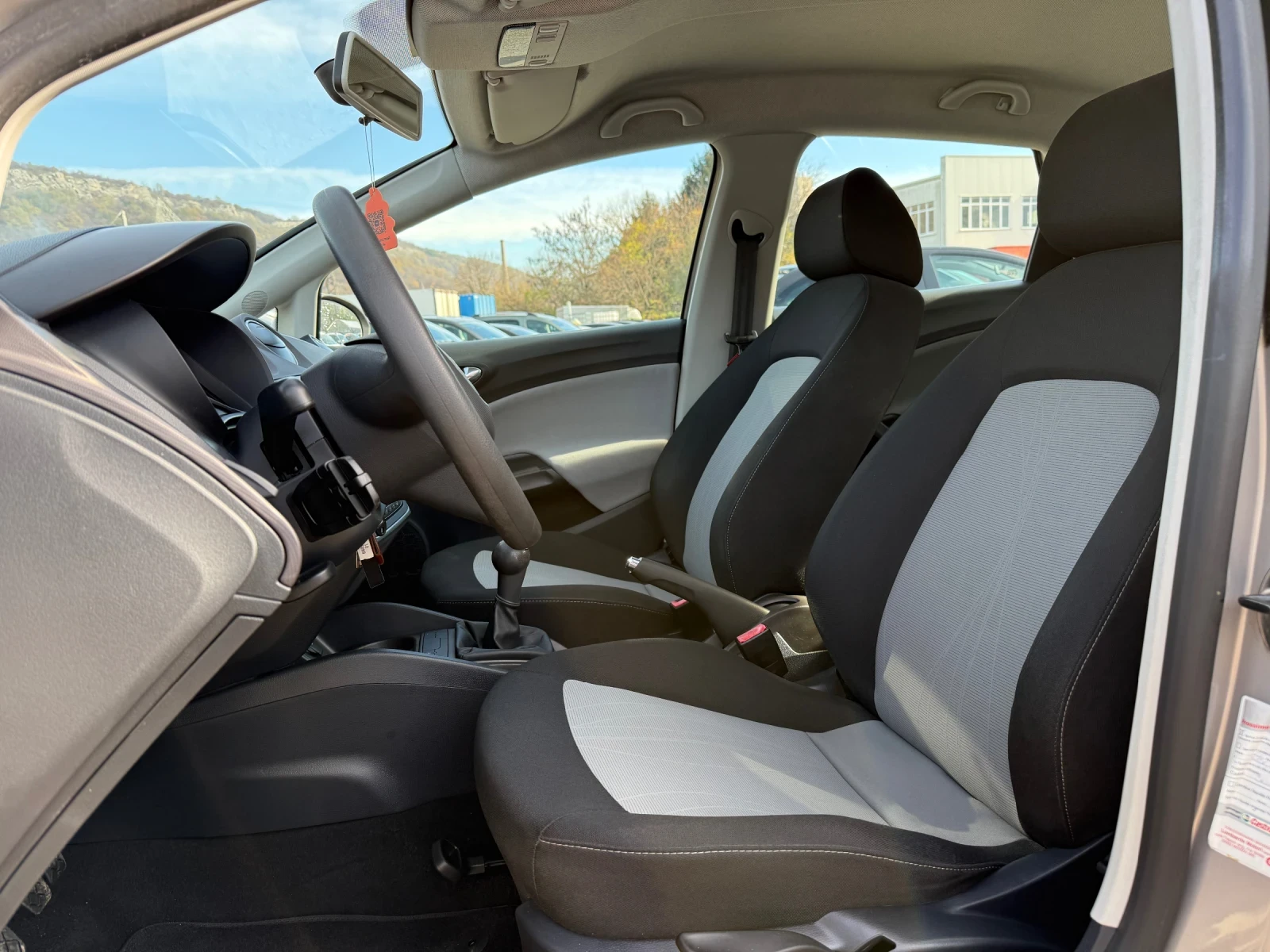 Seat Ibiza 1.4i-Facelift-37000км-фабрично нов!!! - изображение 10