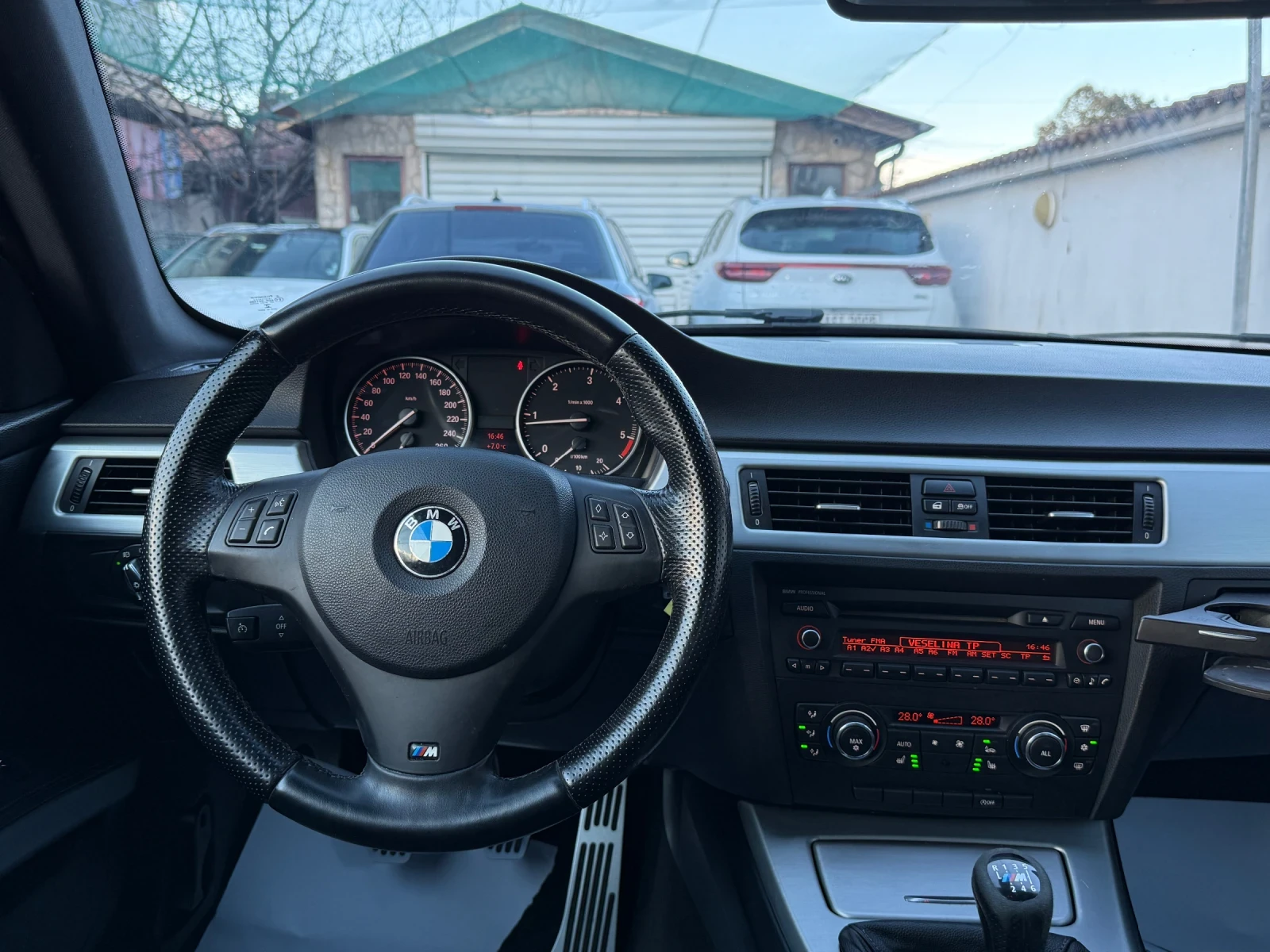 BMW 320 D LCI 184HP M-PACK - изображение 9