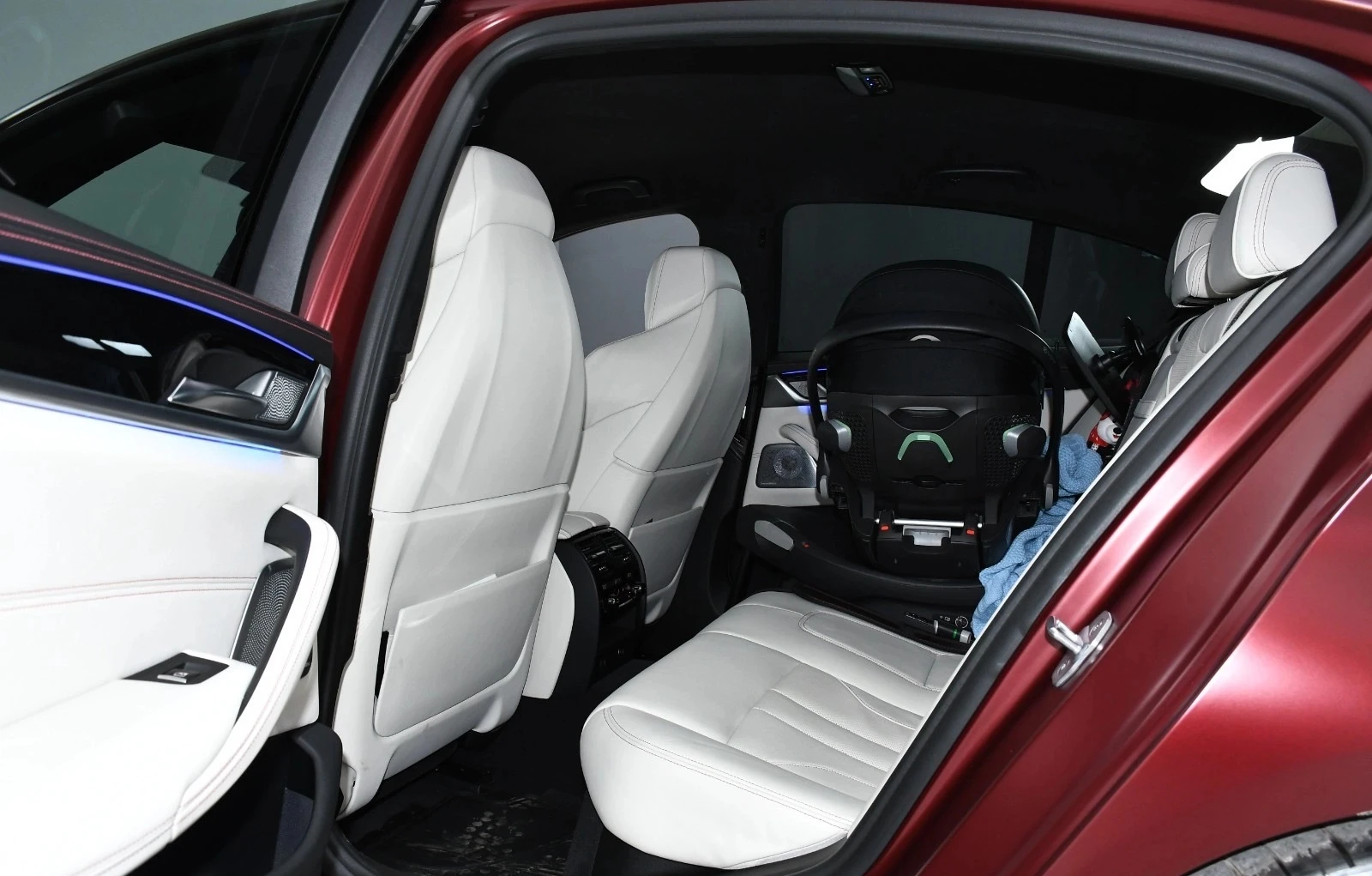 BMW M5 xDrive - изображение 8