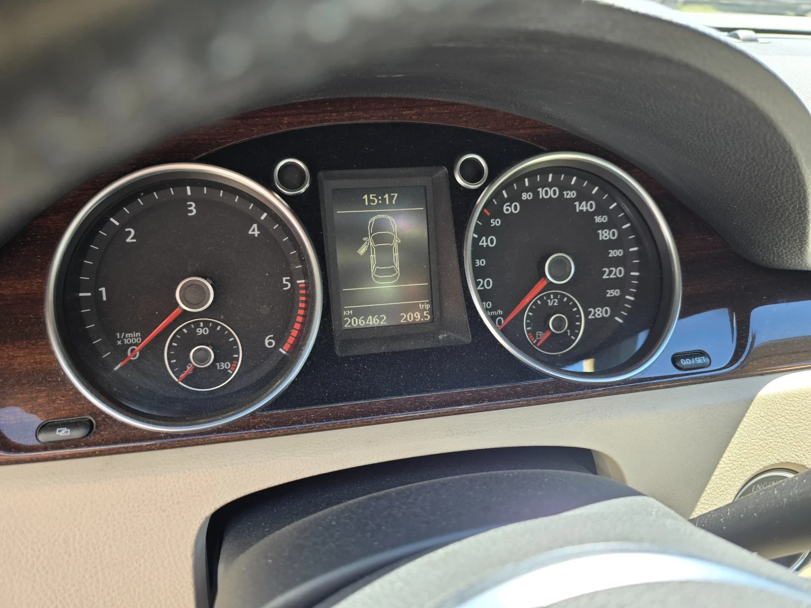 VW Passat 2.0 АВТОМАТ, снимка 13 - Автомобили и джипове - 54561231