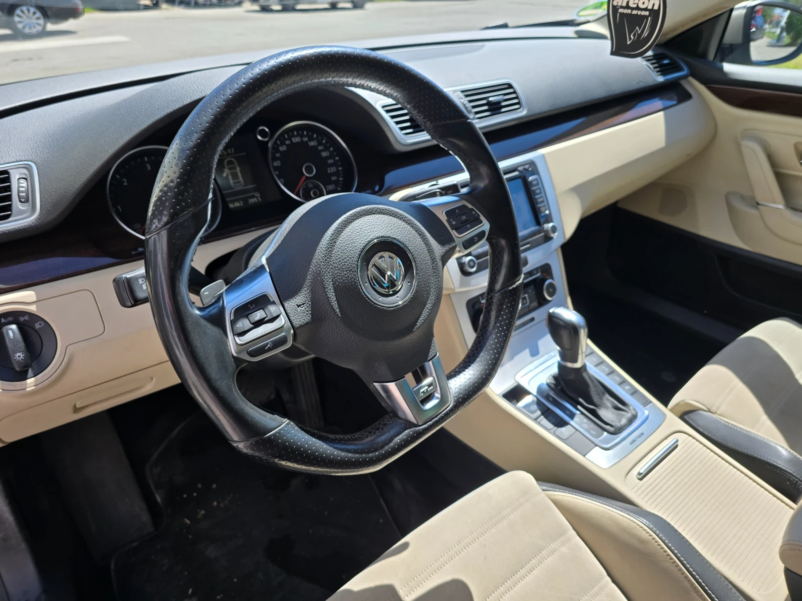VW Passat 2.0 АВТОМАТ, снимка 11 - Автомобили и джипове - 54561231