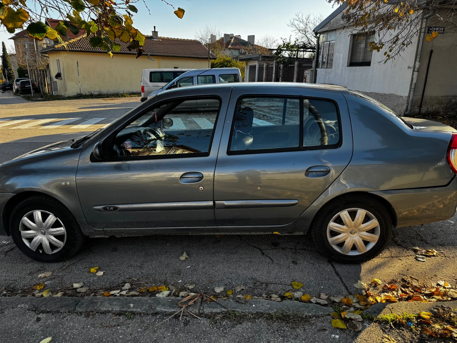 Renault Symbol, снимка 4 - Автомобили и джипове - 54710400