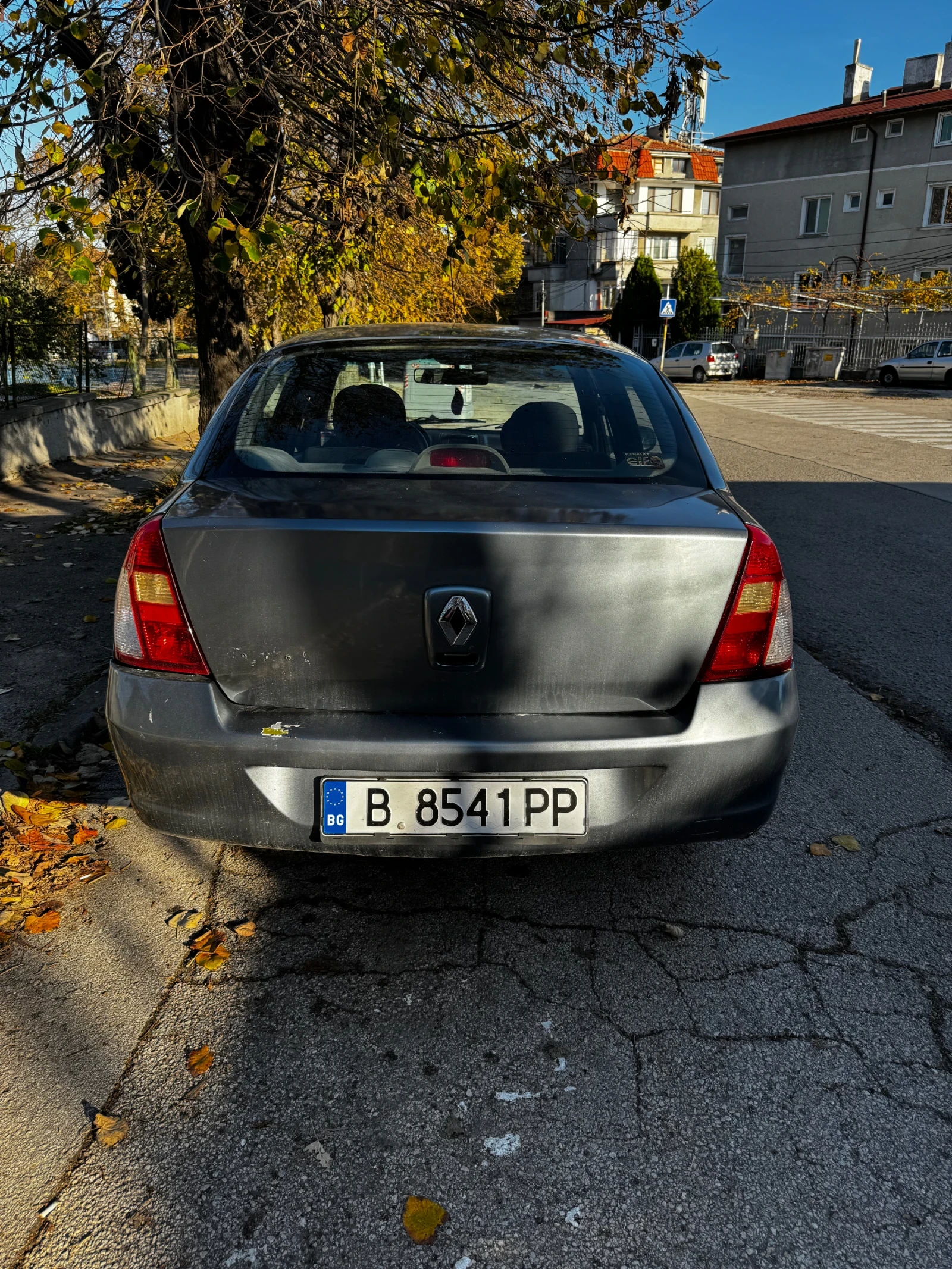 Renault Symbol, снимка 3 - Автомобили и джипове - 54710400