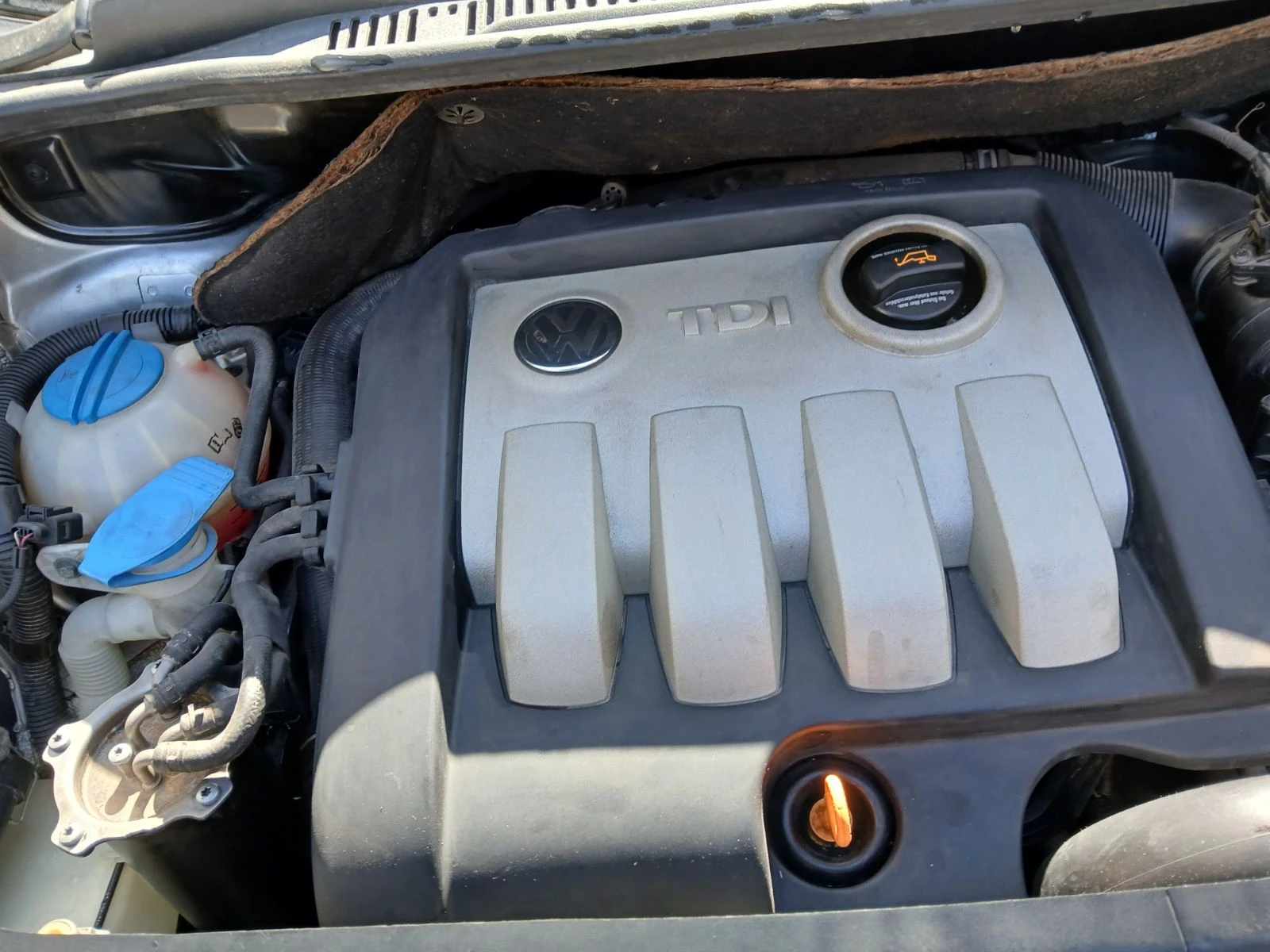 VW Touran, снимка 8 - Автомобили и джипове - 54793111