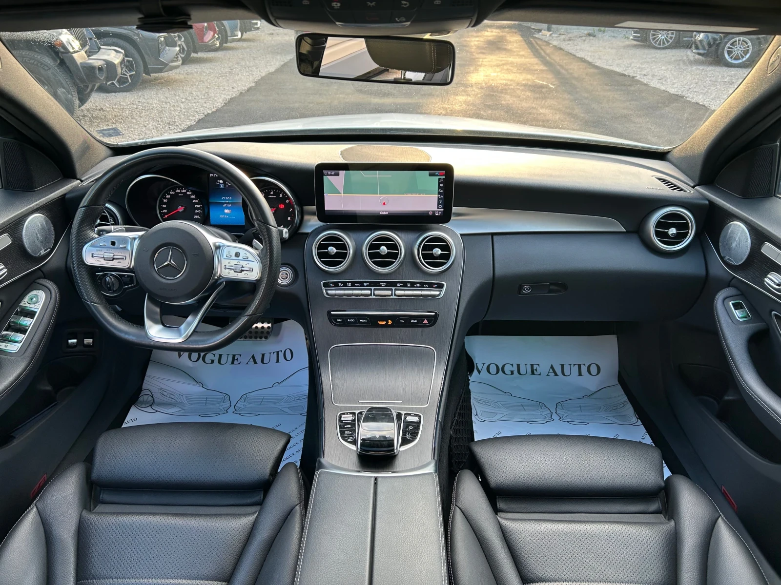 Mercedes-Benz C 300 e* 4Matic* AMG* 360* MEMORY* BURMESTER* AIR, снимка 6 - Автомобили и джипове - 54813817
