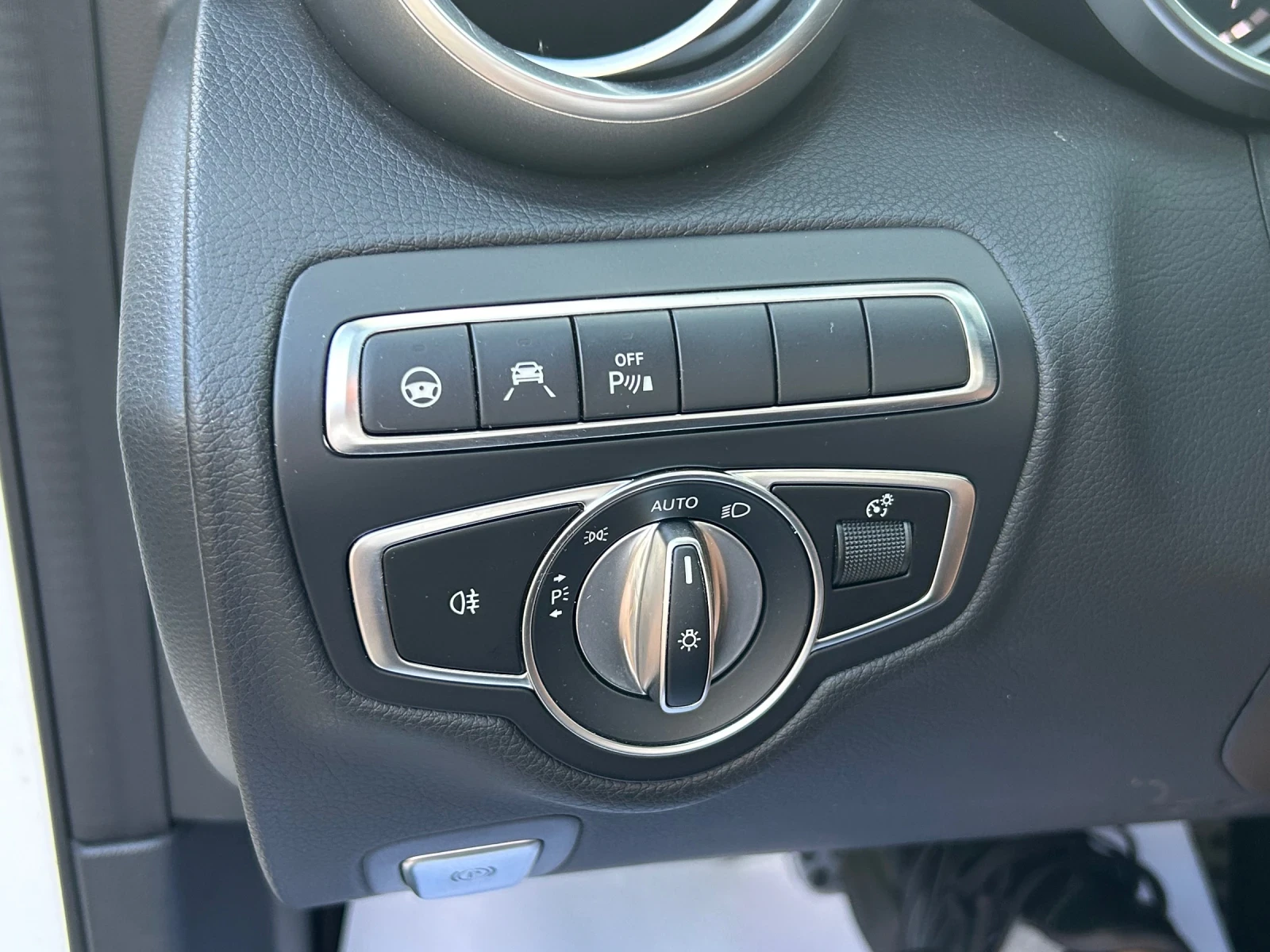 Mercedes-Benz C 300 e* 4Matic* AMG* 360* MEMORY* BURMESTER* AIR, снимка 15 - Автомобили и джипове - 54813817