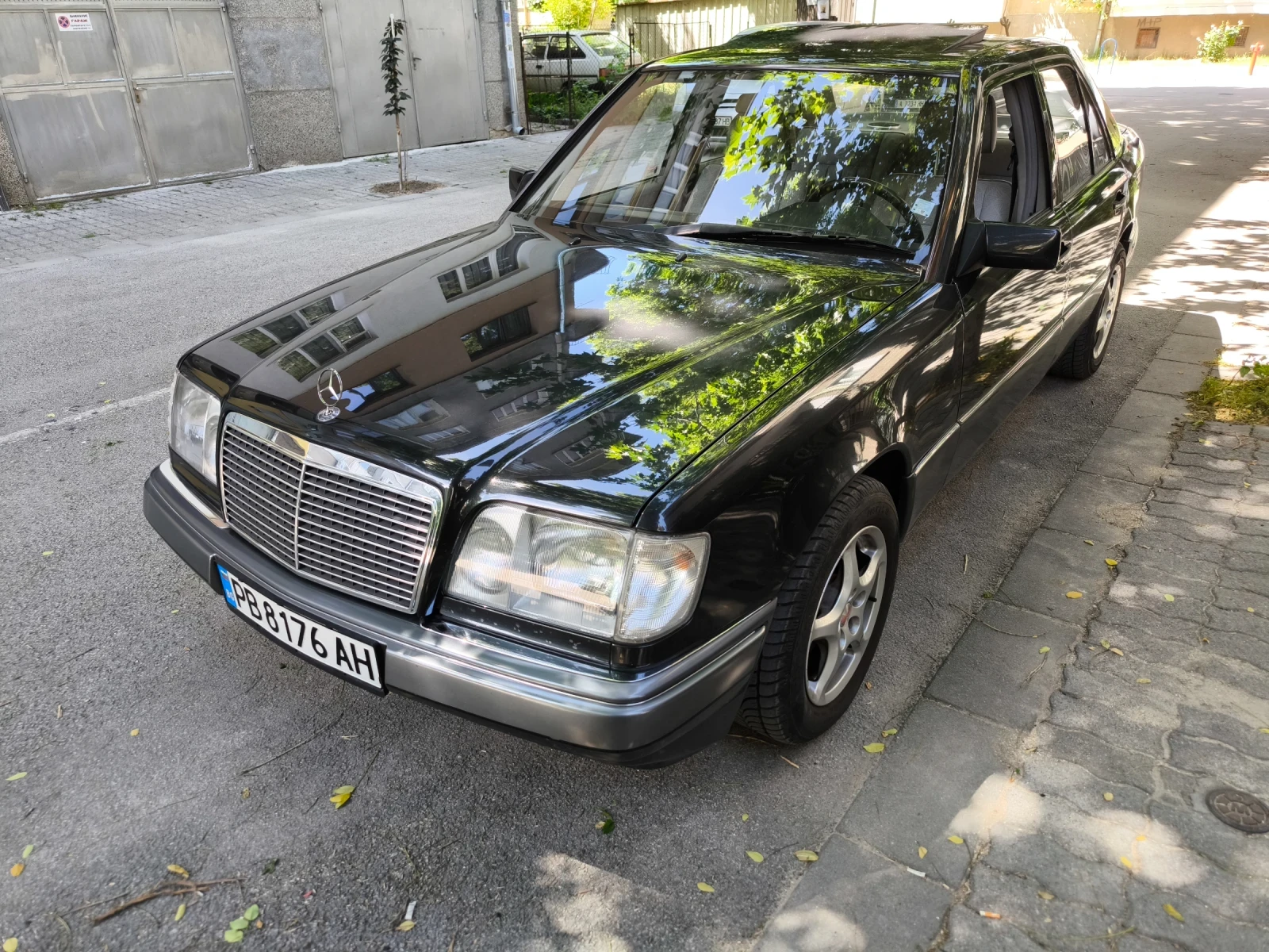 Mercedes-Benz E 200, снимка 4 - Автомобили и джипове - 54821313