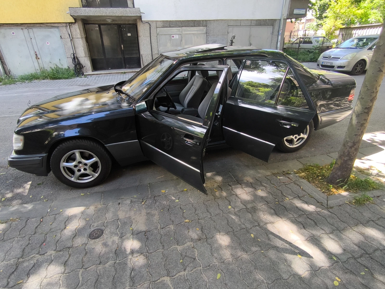 Mercedes-Benz E 200, снимка 3 - Автомобили и джипове - 54821313