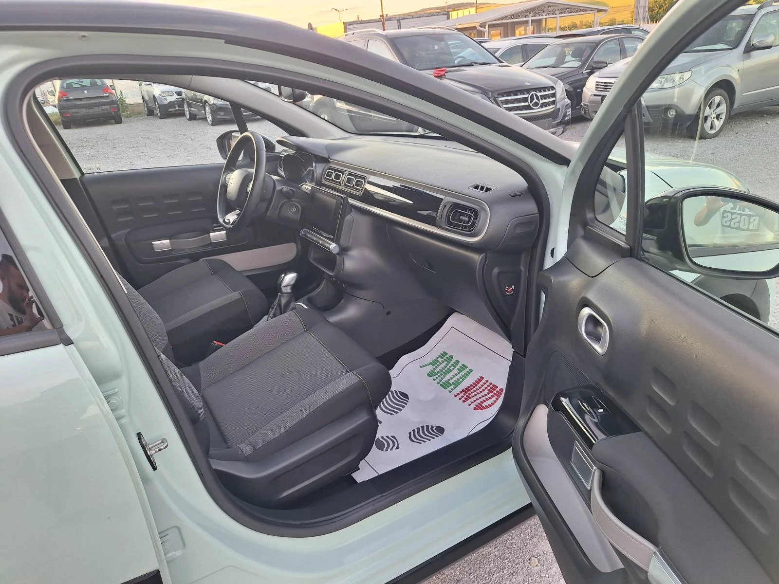 Citroen C3 1.2i-GPL-SHINE-EURO 6, снимка 11 - Автомобили и джипове - 54933505