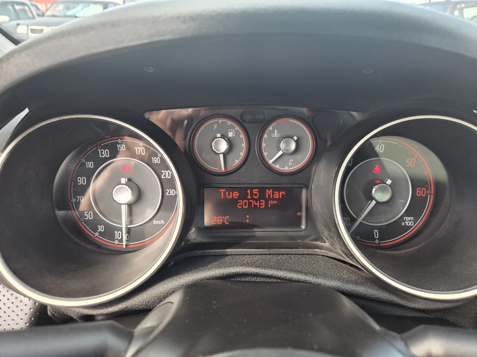 Fiat Punto EVO 1.3 m-jet sport, снимка 12 - Автомобили и джипове - 55101542