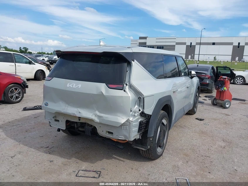 Kia EV9 Light Long Range, снимка 4 - Автомобили и джипове - 55126966