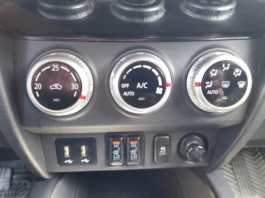 Mitsubishi RVR * ПАНО* KEYLESS* Camera* ПОДГРЕВ* , снимка 13 - Автомобили и джипове - 55433252