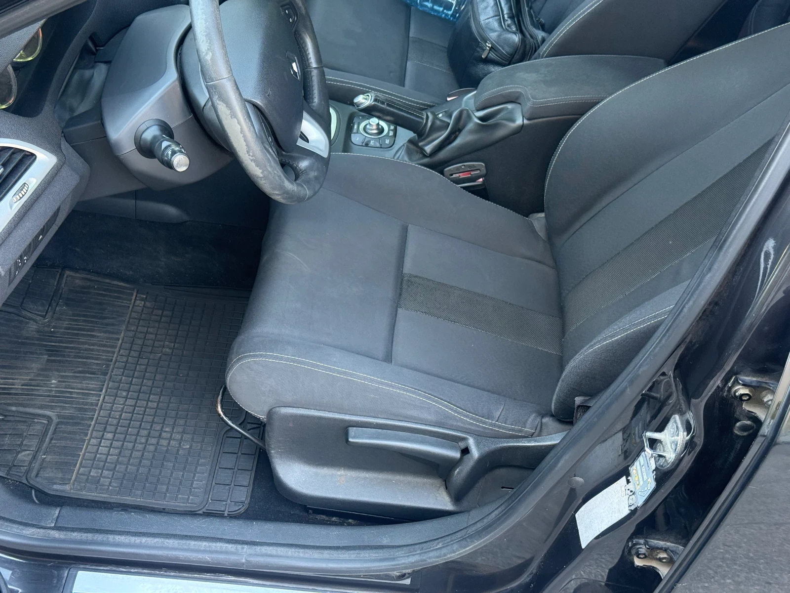 Renault Megane 1.5 dci, снимка 11 - Автомобили и джипове - 55583709
