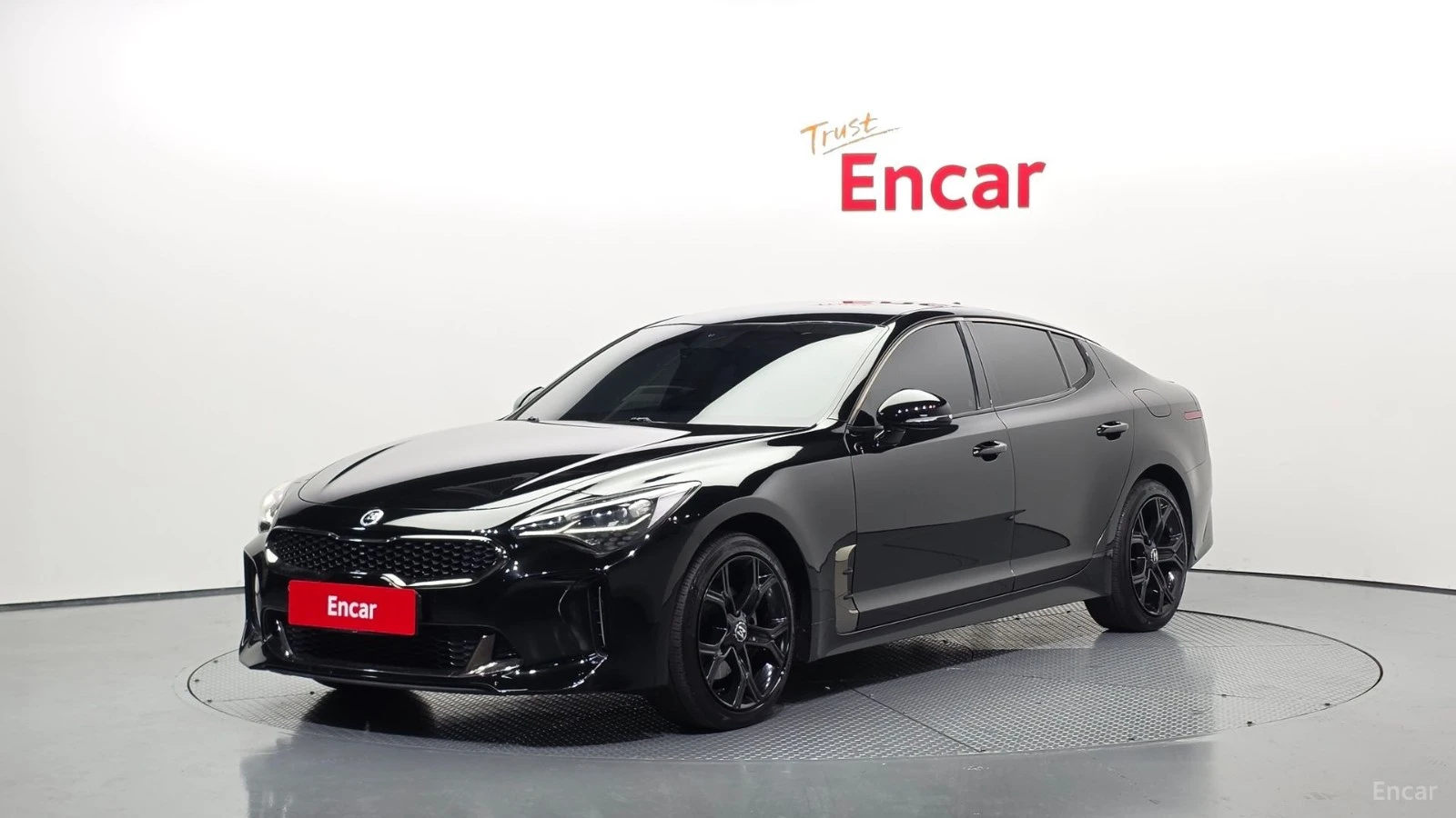 Kia Stinger 4X4* PLATINUM* КАМЕРА* HEADUP* ПЕРА* ОБДУХВАНЕ* 