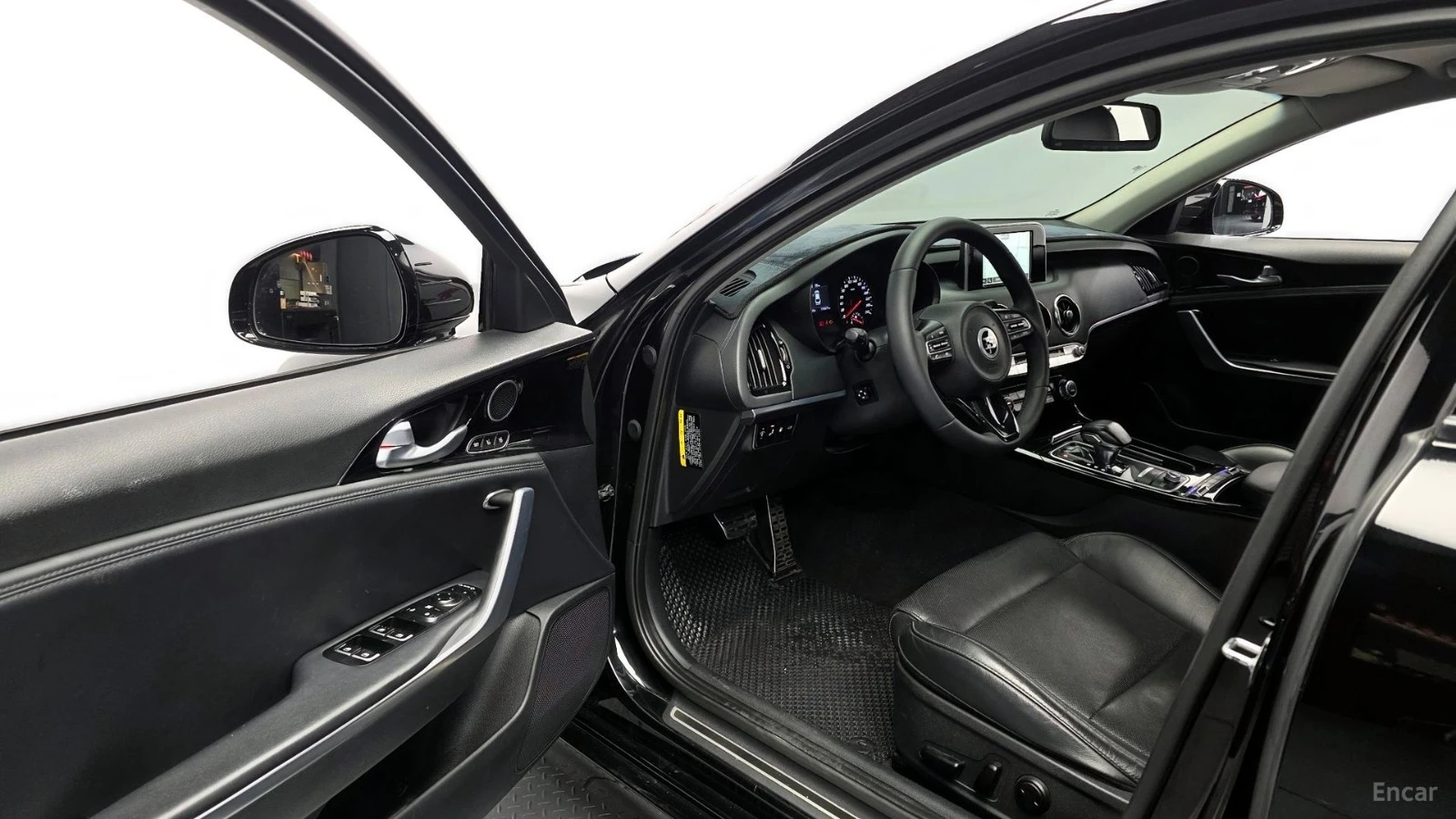 Kia Stinger 4X4* PLATINUM* КАМЕРА* HEADUP* ПЕРА* ОБДУХВАНЕ* , снимка 10 - Автомобили и джипове - 55639057
