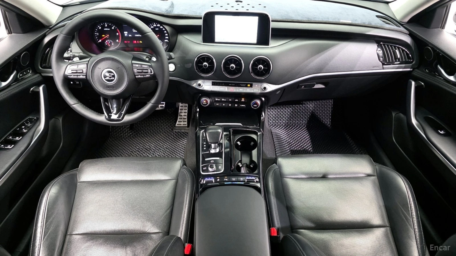Kia Stinger 4X4* PLATINUM* КАМЕРА* HEADUP* ПЕРА* ОБДУХВАНЕ* , снимка 7 - Автомобили и джипове - 55639057