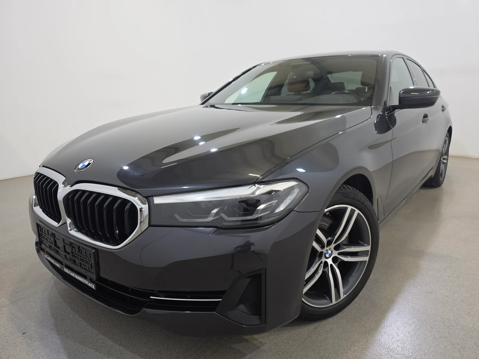 BMW 520 Navi-Pro Sport-Leather, снимка 2 - Автомобили и джипове - 56084965