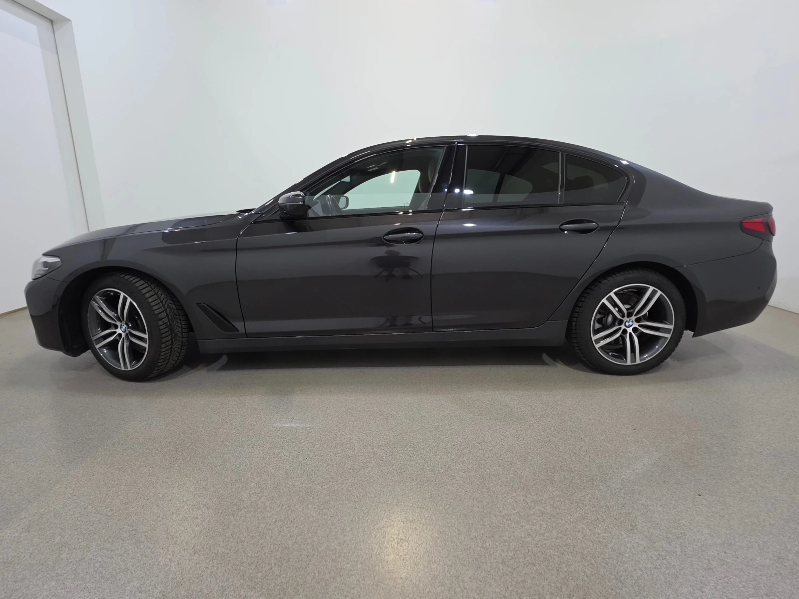 BMW 520 Navi-Pro Sport-Leather, снимка 5 - Автомобили и джипове - 56084965