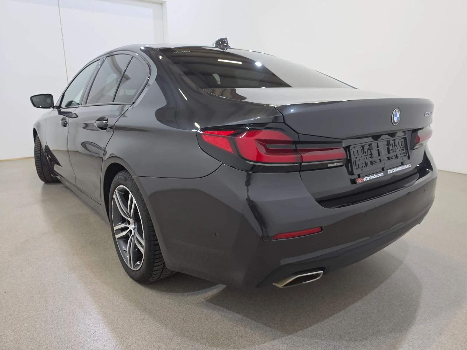 BMW 520 Navi-Pro Sport-Leather, снимка 3 - Автомобили и джипове - 56084965