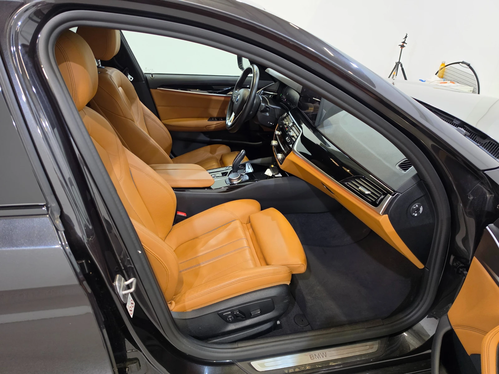 BMW 520 Navi-Pro Sport-Leather, снимка 9 - Автомобили и джипове - 56084965